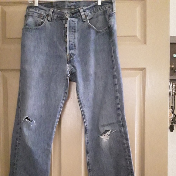 Women's  Distressed Vintage Levi 501 - Picture 1 of 3